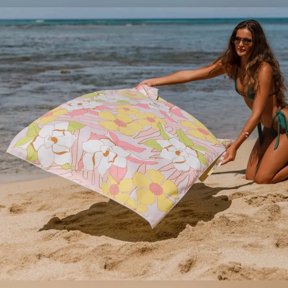 NEW Misha Hawaii Home Tropical Puas Beach Blanket